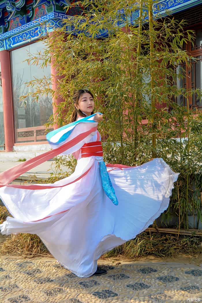 大美河南踏春月带你到古都开封看绝色美女缤纷花海