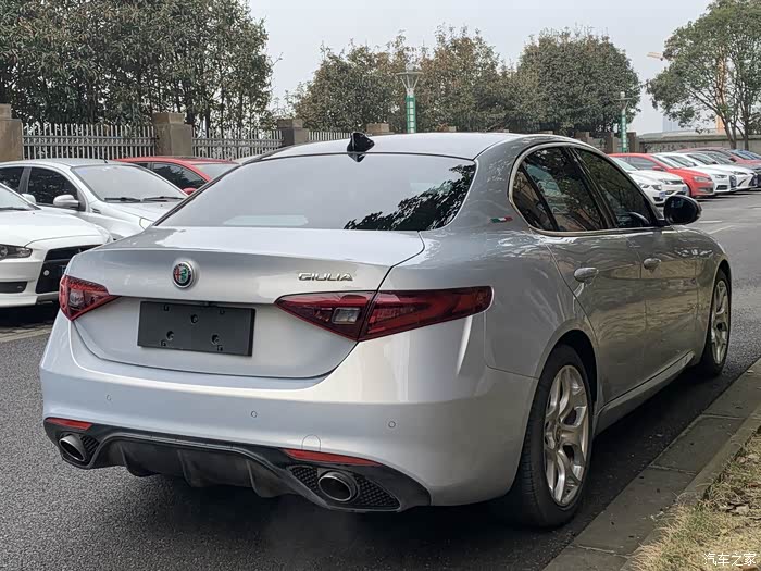 出一台20款 giulia 280 virtu限量 皓月白