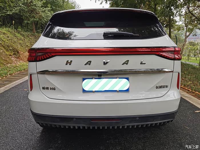 有第三代哈弗h6的贴心保护,为更美好的生活努力奋斗吧!