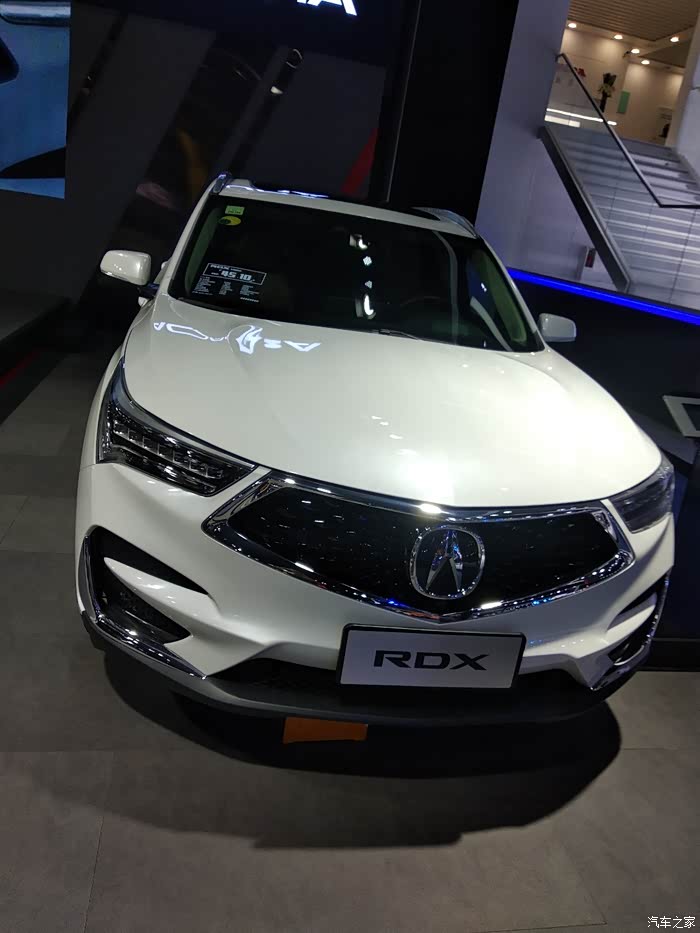【成都车展】讴歌rdx白色版