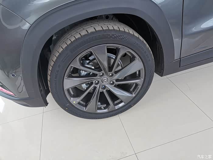 20寸的马牌轮胎.