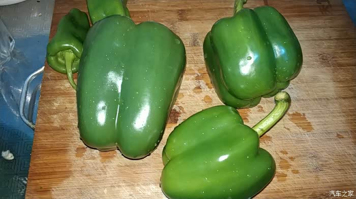 【敢发就敢送】闲话家常,晚饭清炒小油菜,清炒菜椒,猪头肉.