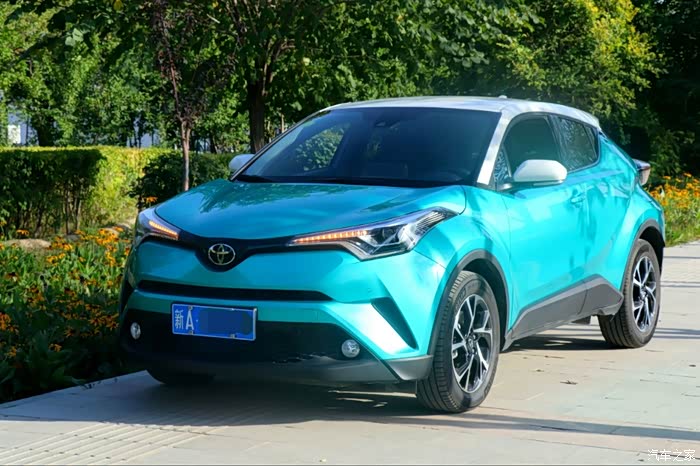 新疆首台潮牌碧玉蓝chr提车