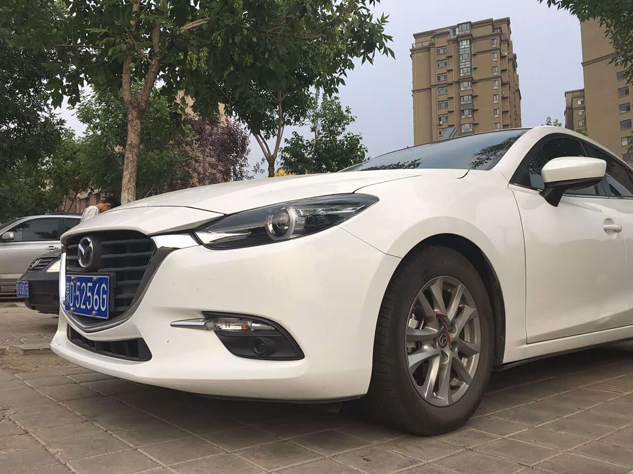 图 老款的马自达昂克赛拉