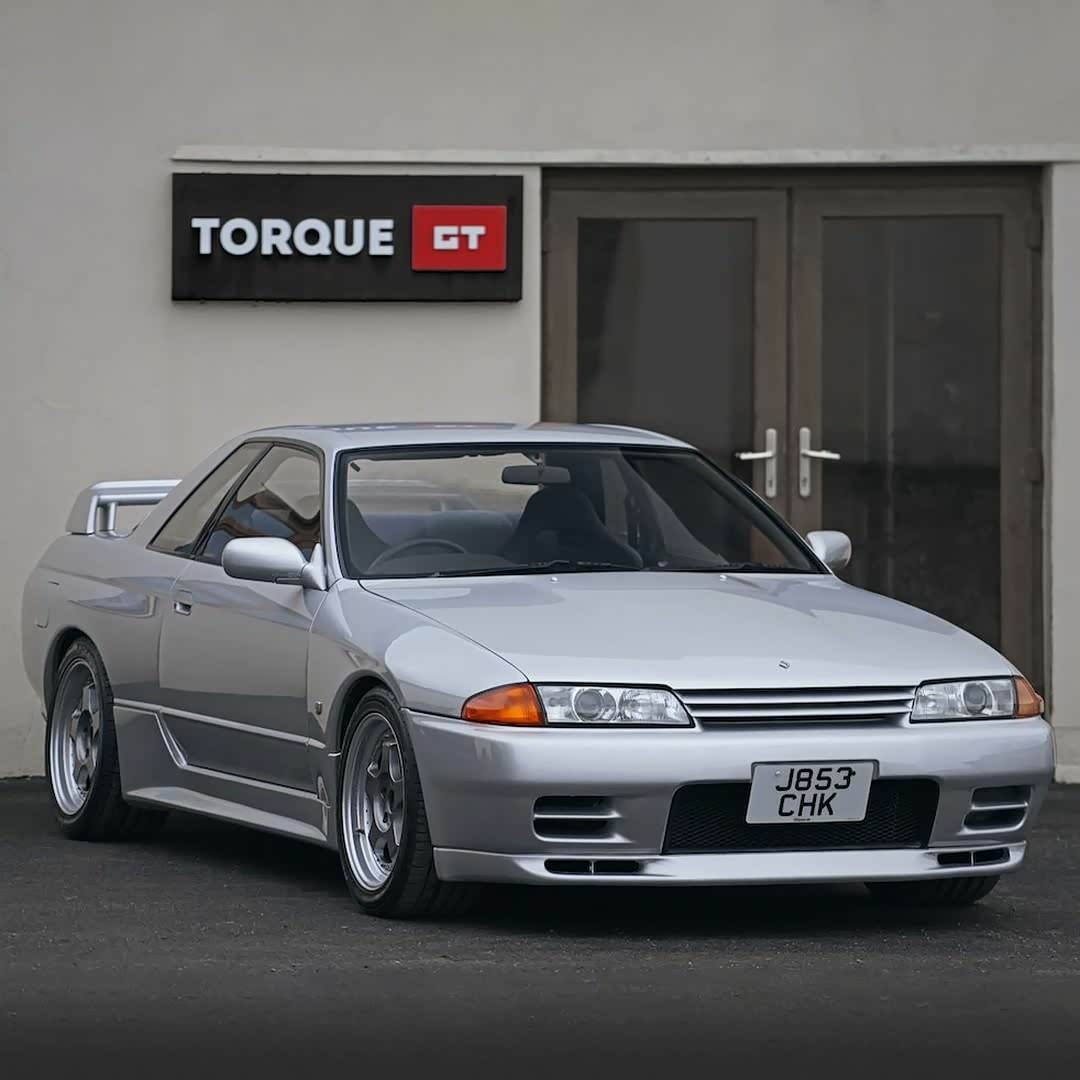 日产gtrr32横扫欧洲赛场的天际线放在今天依然是硬刚的