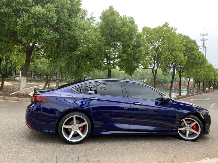 全新君威gs改装轮毂短簧排气