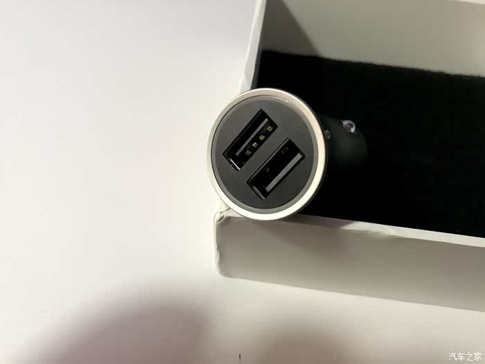 好用不贵--小米车载充电器快充版18w评测