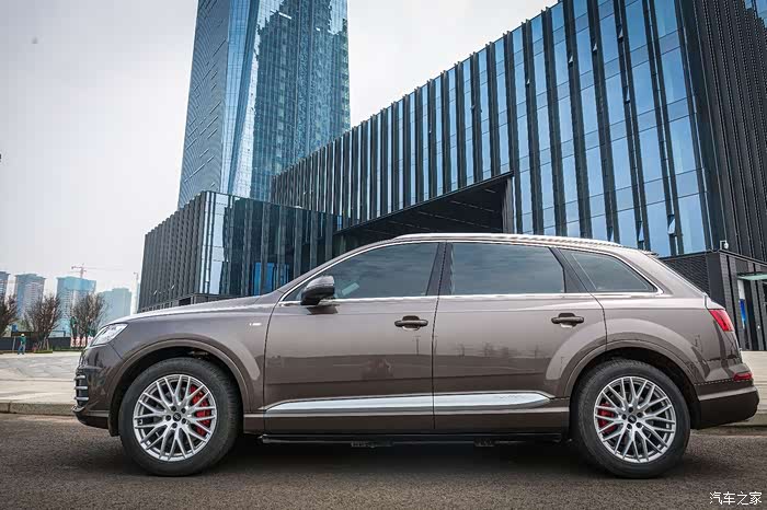 q7也是保姆车稳重坚固运动45sline运动版5000km详细作业