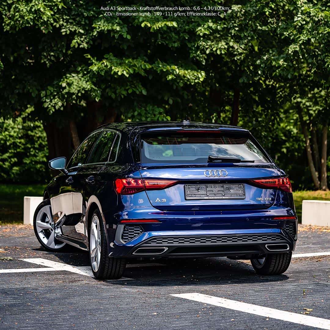 2020奥迪a3纳瓦拉蓝车漆小家伙长的挺别致