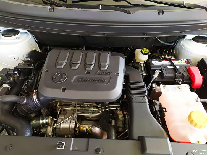 自动豪华型搭载的1.5t四缸涡轮增压发动机