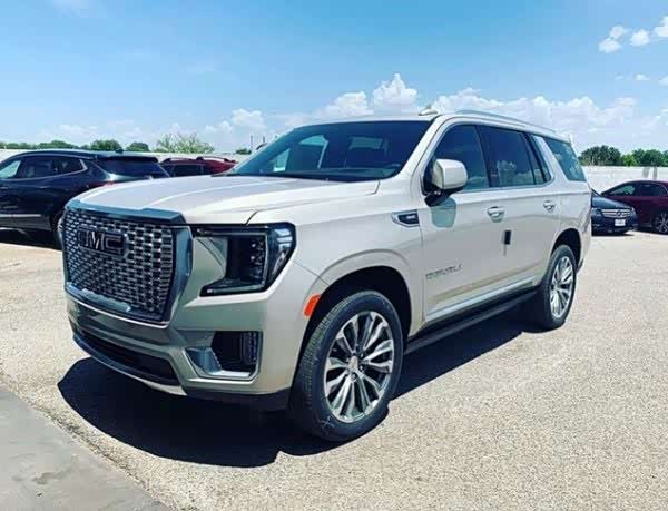 gmc的大越野车,真的非常粗犷,空间大,越野性能无须质疑.