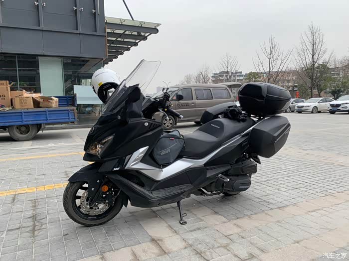 有没有三阳巡弋300装hfk的朋友想看下装的位置效果