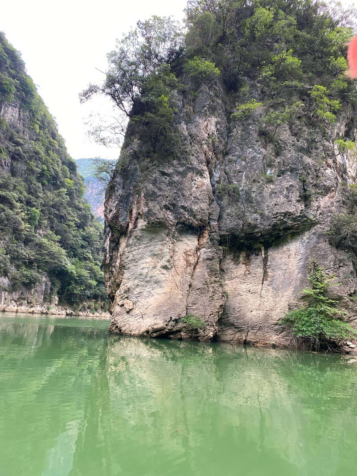 真正走进武陵峡桃花源时,你会被眼前的景色深深的震