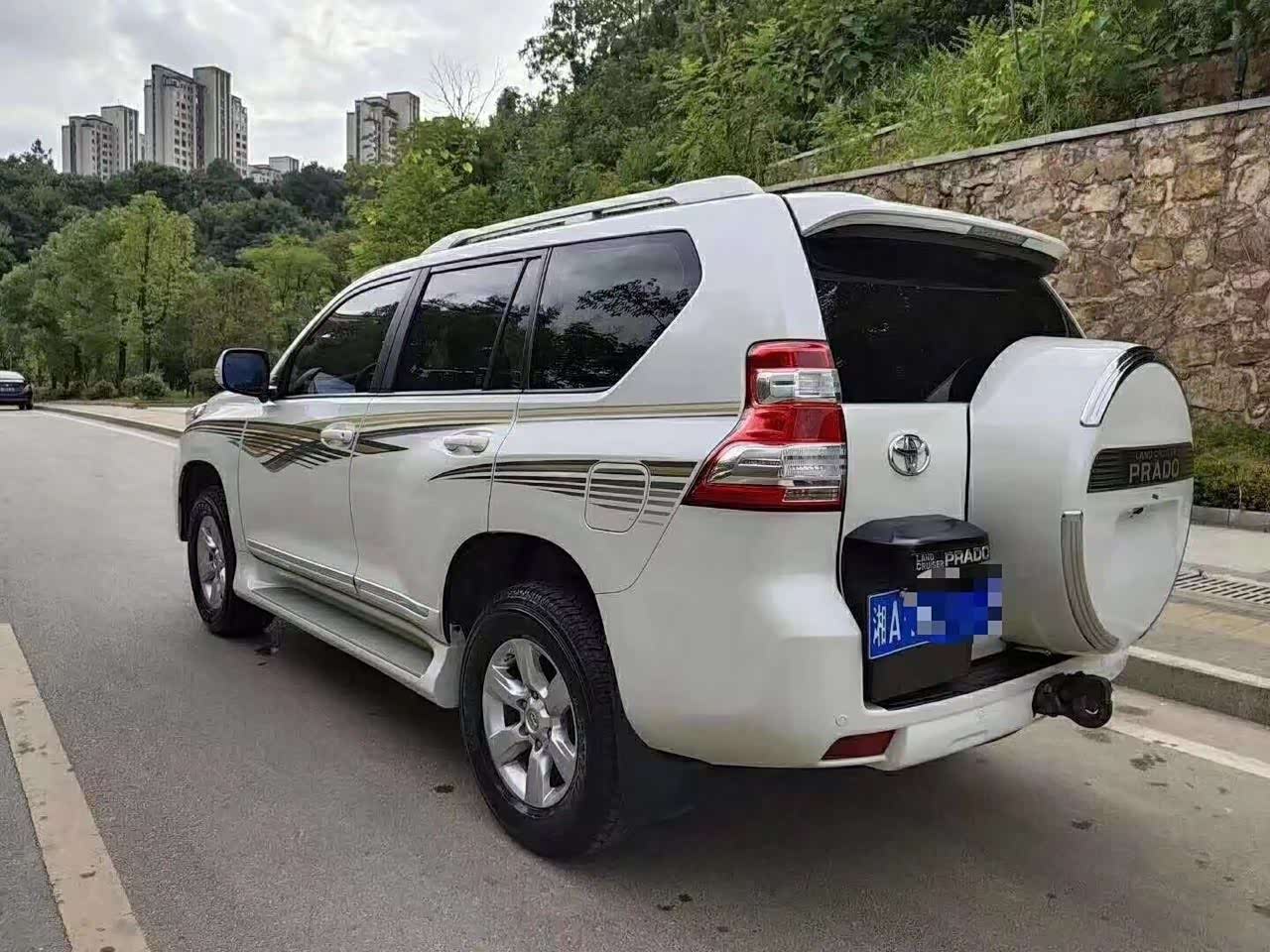 丰田普拉达2700txl霸气外露,爱了!