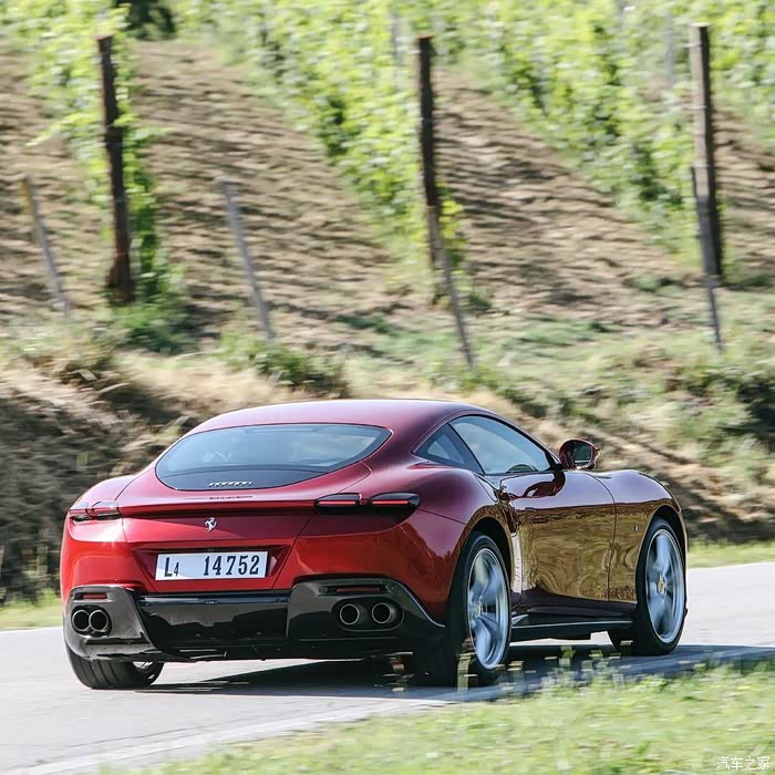 红色的保时捷ferrariroma一台非常舒适驾座喜欢
