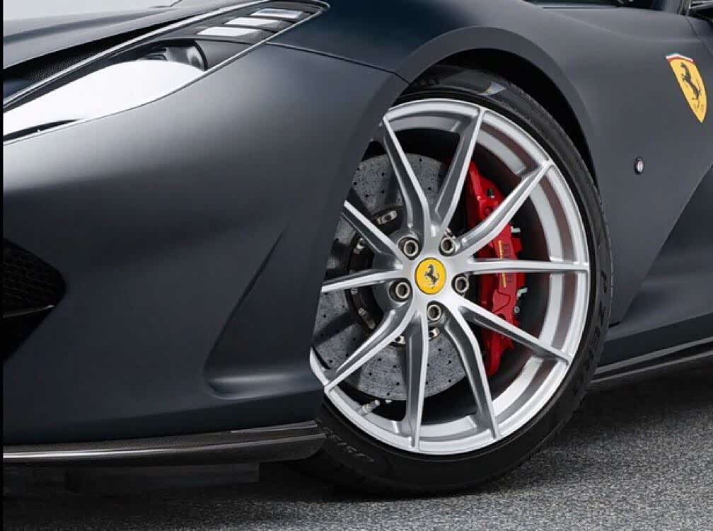 812 superfast,突然喜欢上ta的轮毂,好看吗_法拉利812论坛_手机汽车之