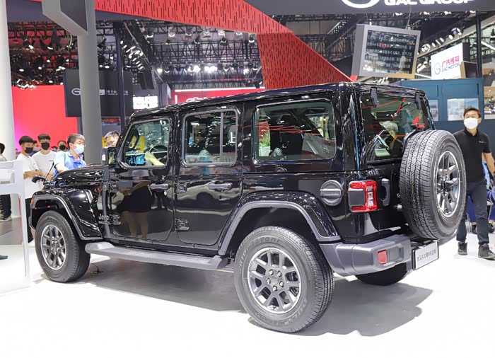 打卡广州车展jeep牧马人80周年纪念版实车