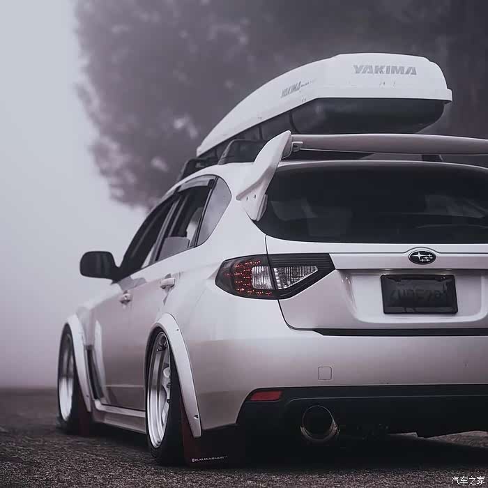 斯巴鲁翼豹wrx,背书包的小母豹