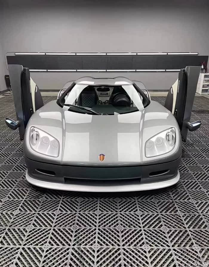 科尼塞克ccr幽灵敞篷版惊艳夺目堪称完美无瑕的艺术品