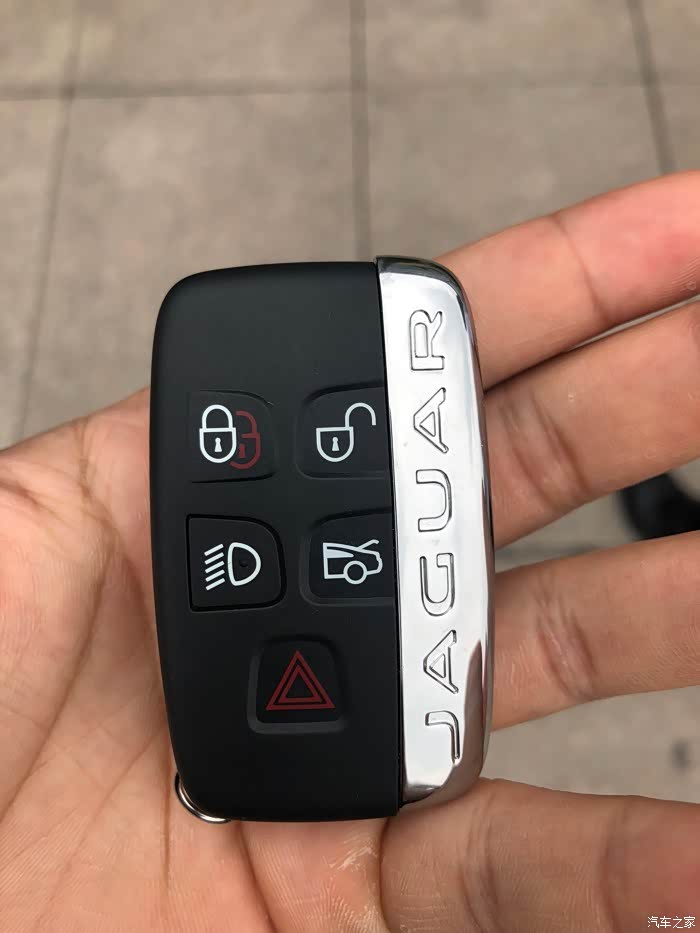 2018款捷豹xjl,就忠爱黑色