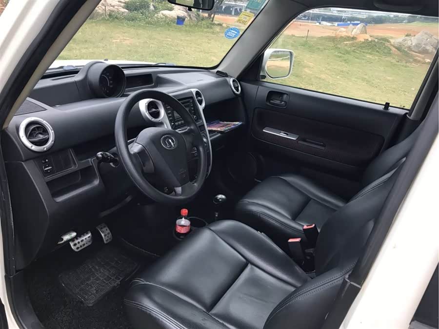 长城m2空间挺大就是外观不是每个人都喜欢