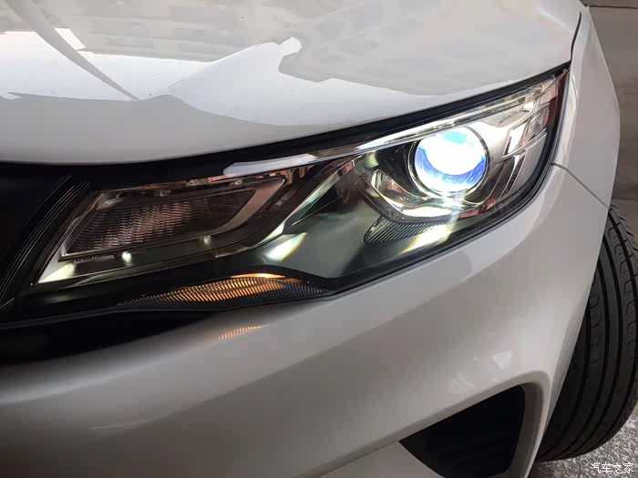 吉利帝豪gl原车大灯升级,大灯亮度还挺高的,远光也不错