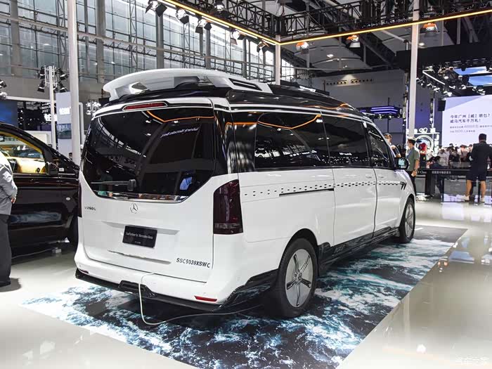 "奔驰v260l"傲旋版曝光,航空座椅 全隔断,可媲美商务舱