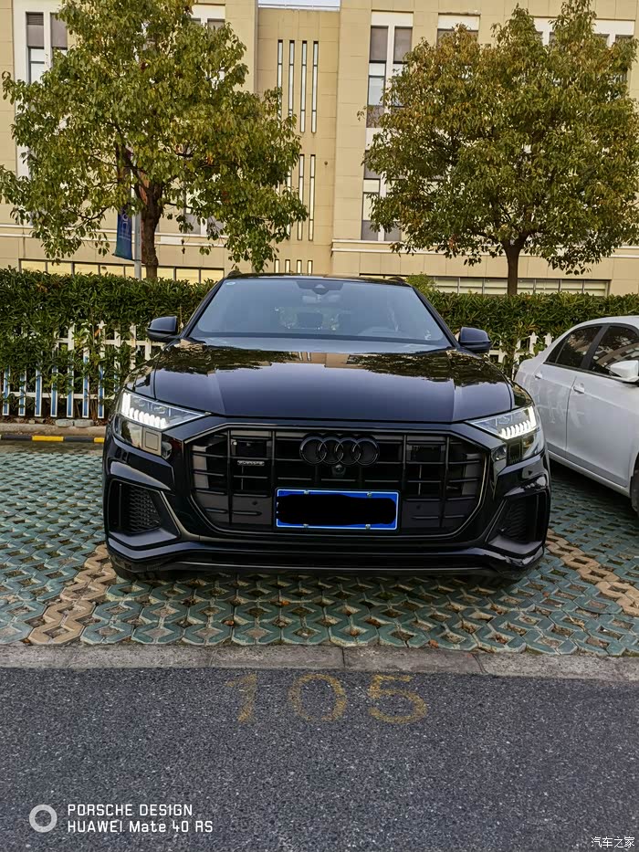 来个暗夜骑士实车给大家看看吧