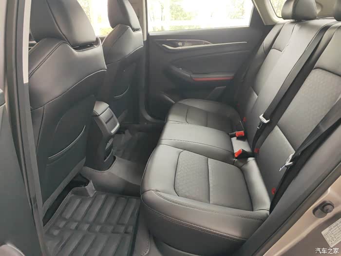 长安逸动plus以现身"江湖"