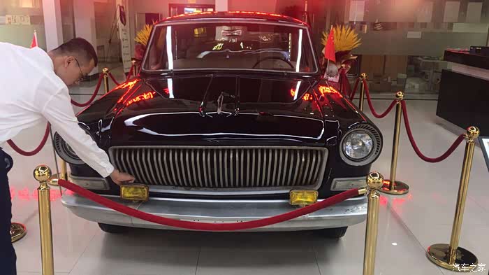 58年的老红旗轿车!有图