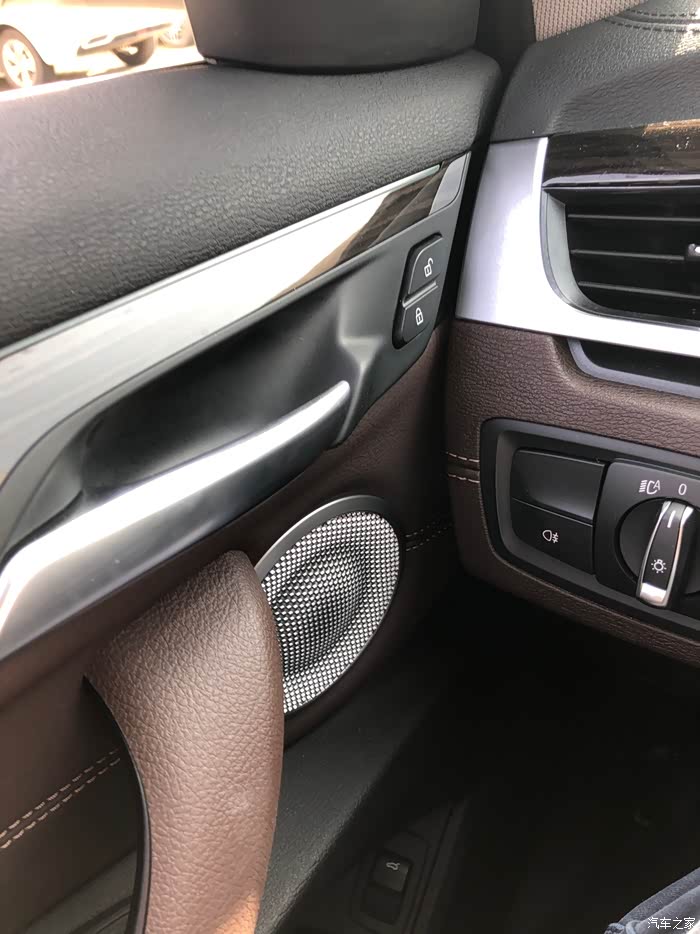 21款x1 车内中控锁在哪?