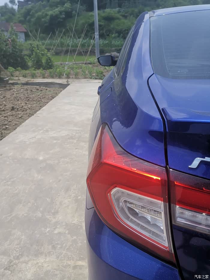 19新凌派迟来的极光蓝领先提车作业17万公里