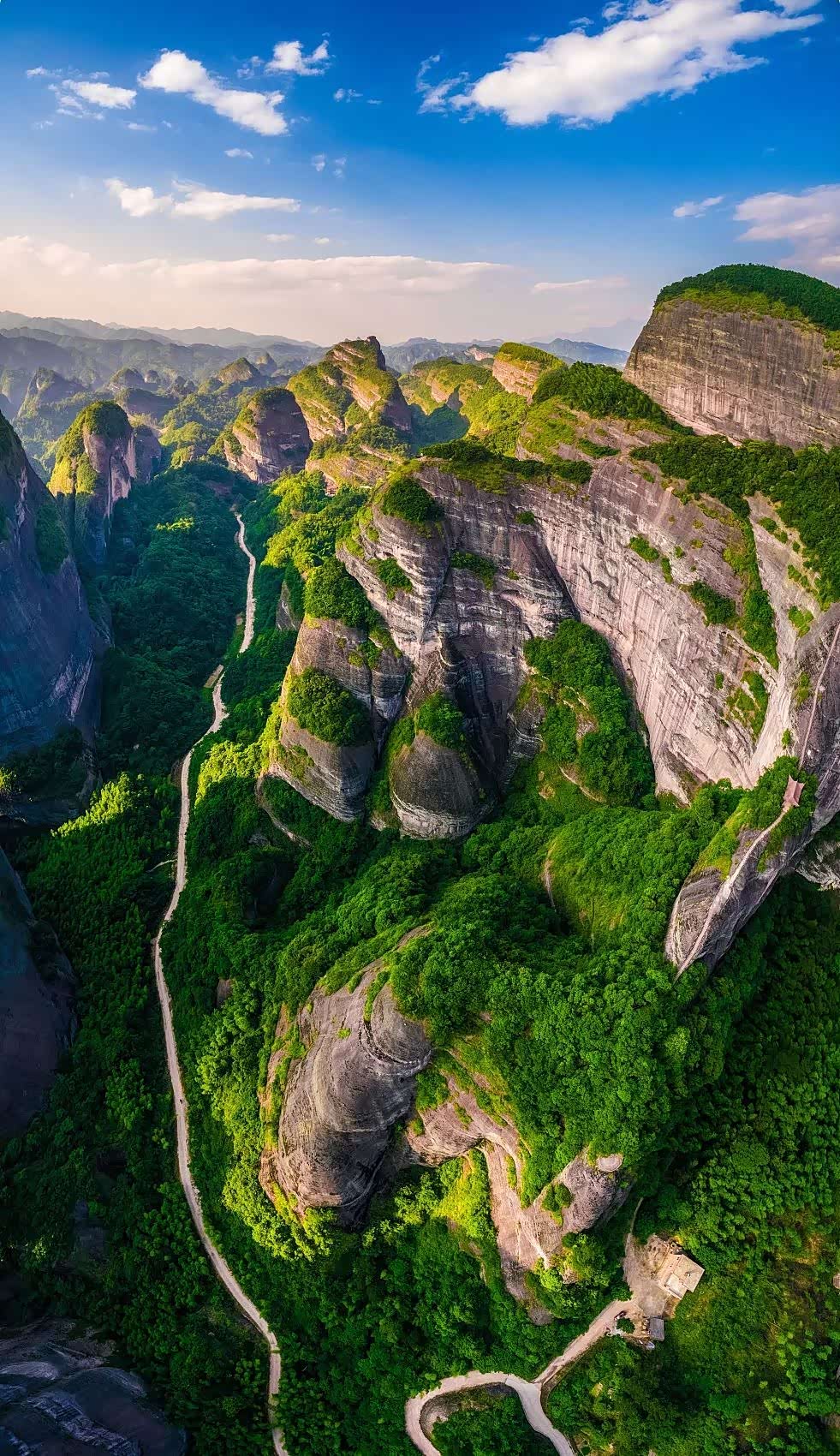 广西中国唯一临海的少数民族自治区一片深受上天宠爱的美景之地
