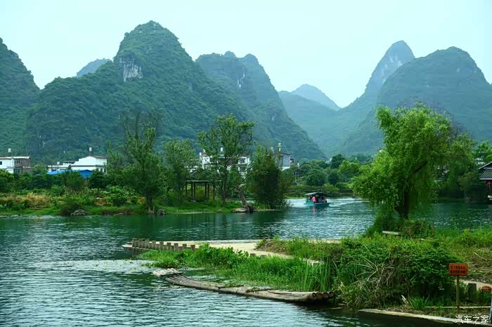 绿树村边合,青山郭外斜.