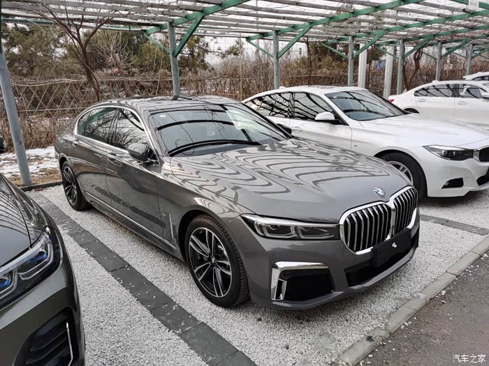 大家伙新7系觉得哪个颜色更好看啊贝灰多宁顿灰炭黑留言