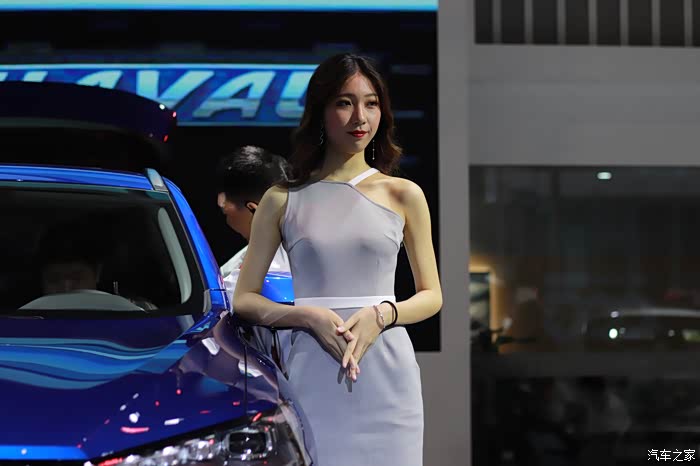5月1号看车展美女如云呢