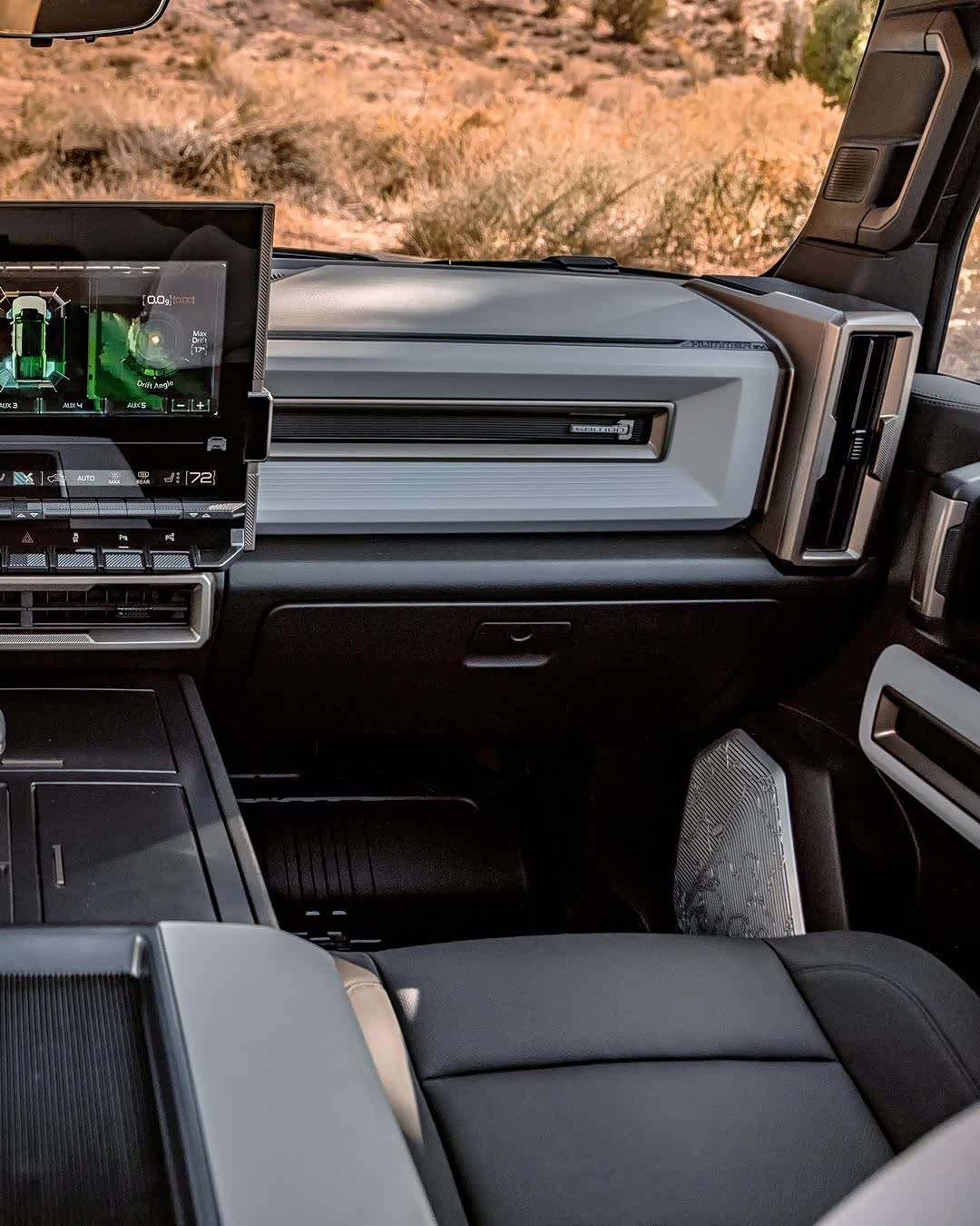 的悍马ev,霸气十足,漂亮极了.