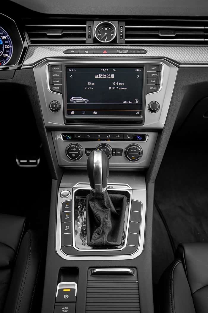 各位睿友,中控猜车,这是什么车型,我没有答案