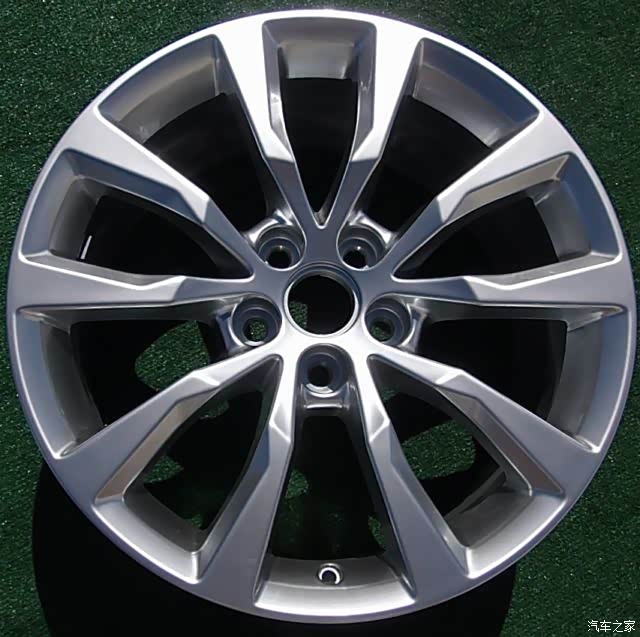 1348 | 回复: 16 凯迪拉克xts论坛 xts 杂就没见有换轮毂的帖子呢 ?