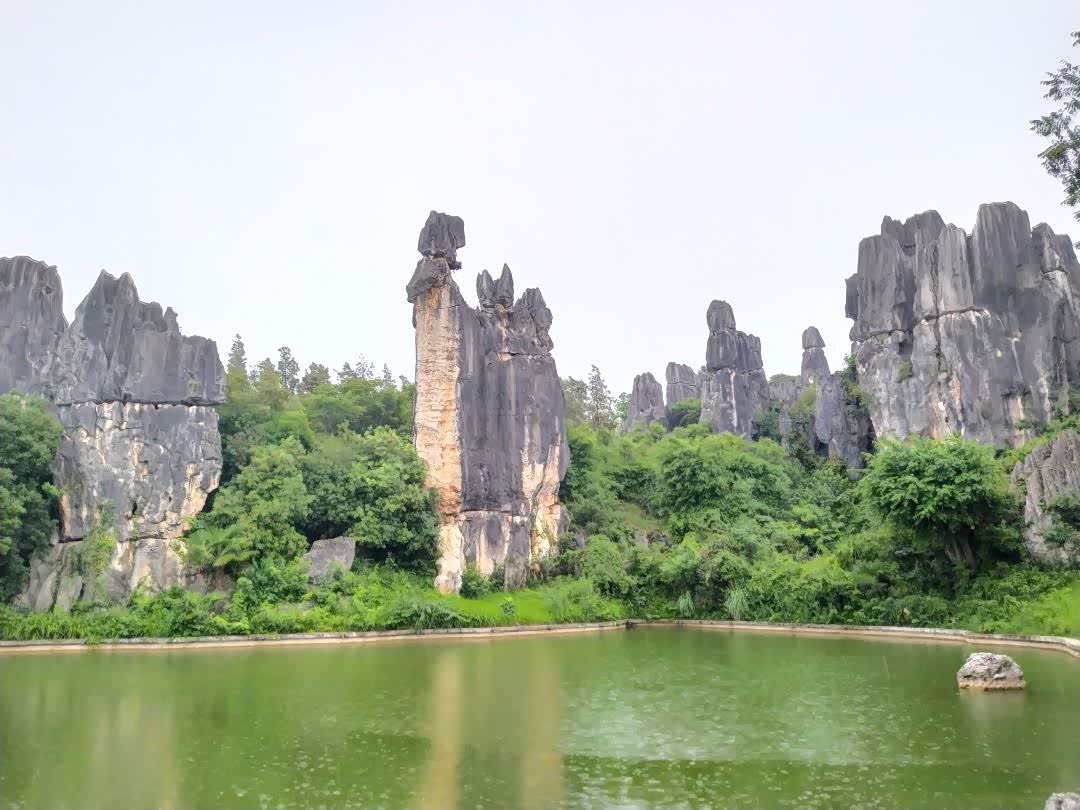 昆明石林_九乡,密密麻麻全是小山丘.