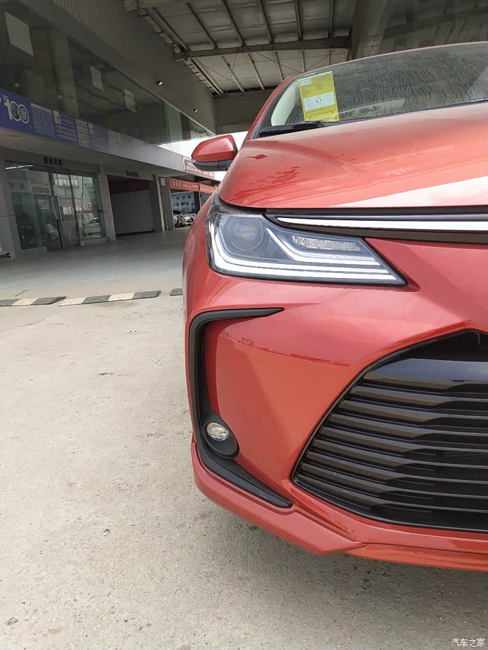 12代卡罗拉12t运动版烈焰红赏析