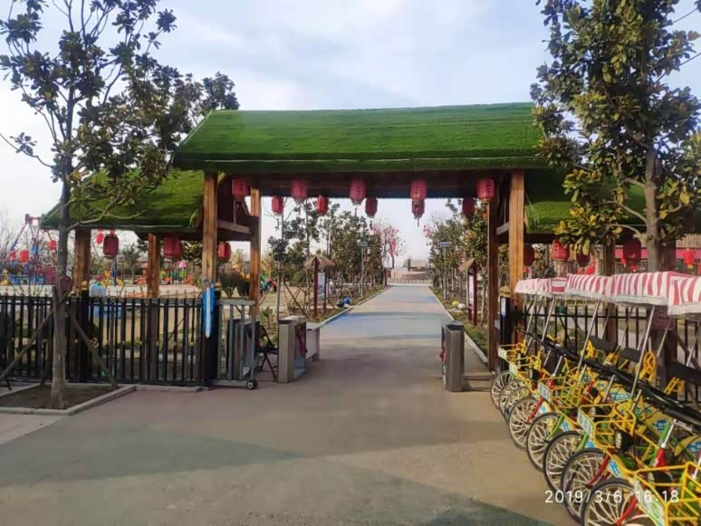 (二)现在接着来给你们介绍,我们十河大周润耕天下的风景和游玩的景点.