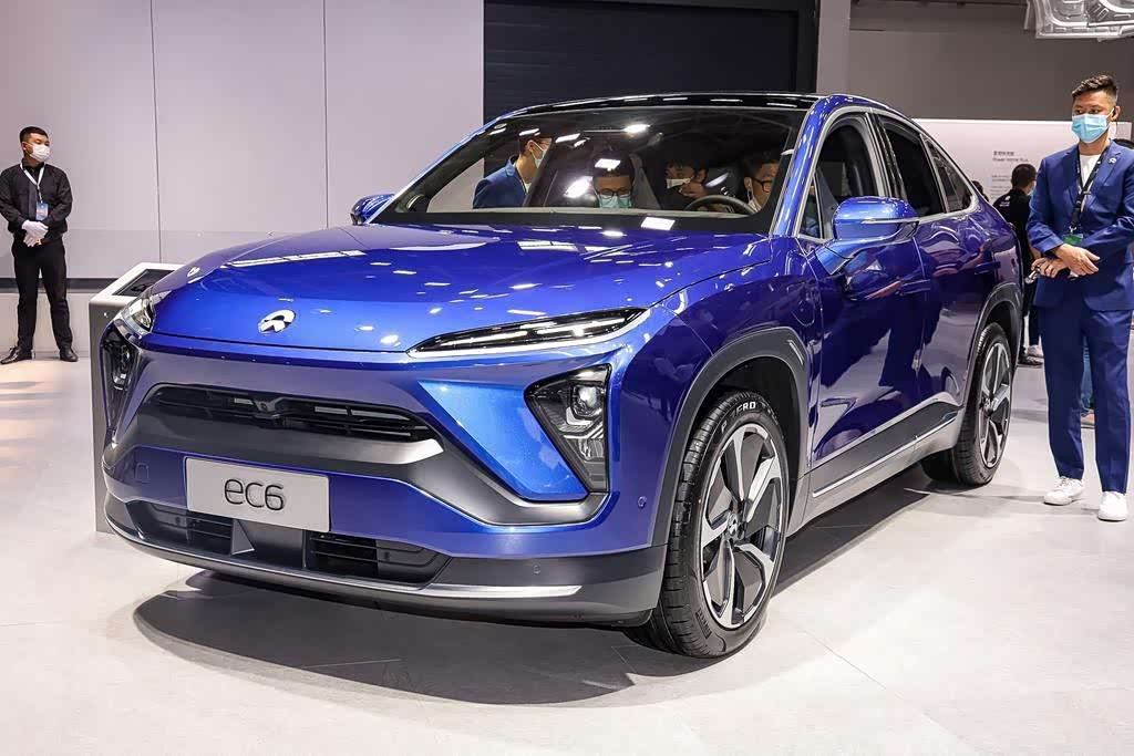 2020北京国际车展蓝色蔚来es6