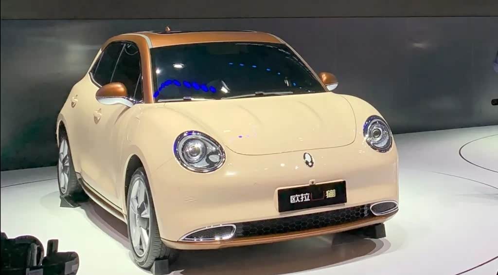 欧拉es11的设计元素还是比较丰富的,既有运动气质又可爱呆萌