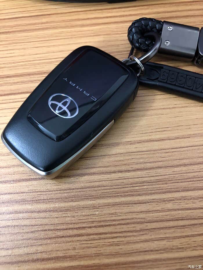 第八代凯美瑞车钥匙感应不到车子