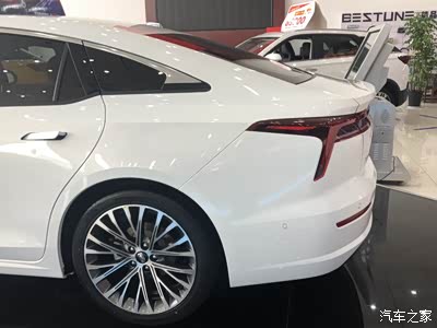 今日看车第三代奔腾b70