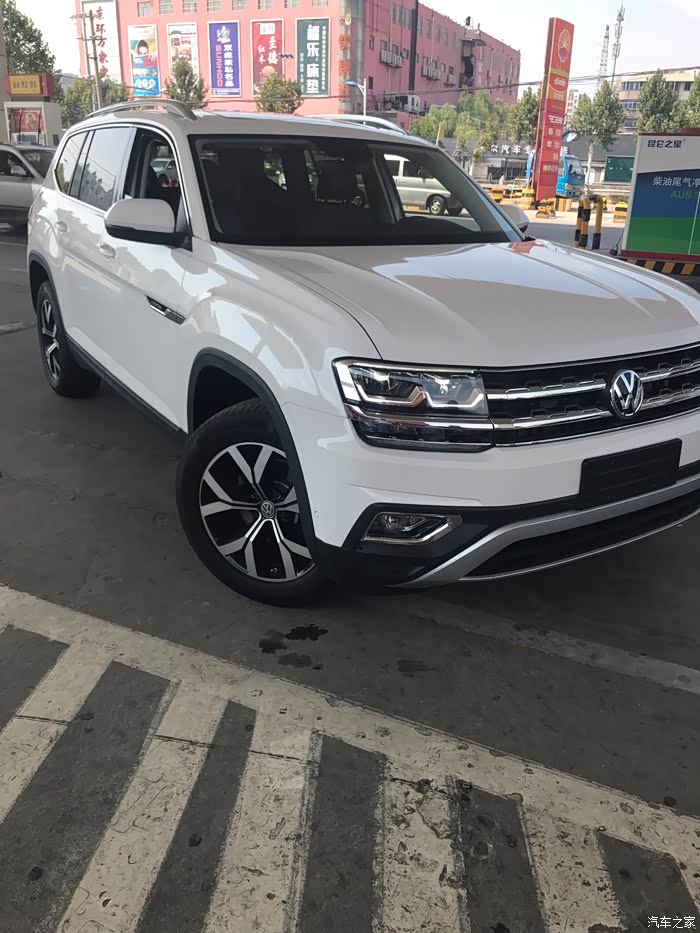 途昂白色好看吗