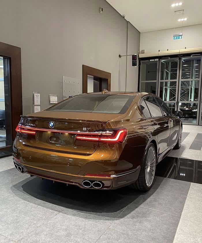 alpina改#宝马7系# ,这颜色怎么样?