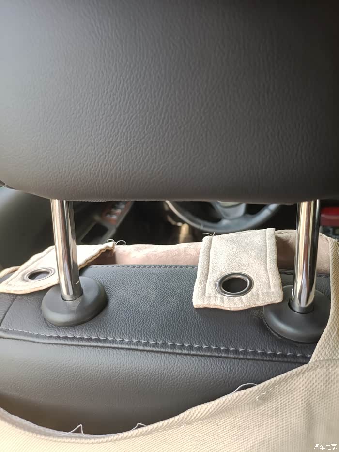 前排头枕怎么拆掉