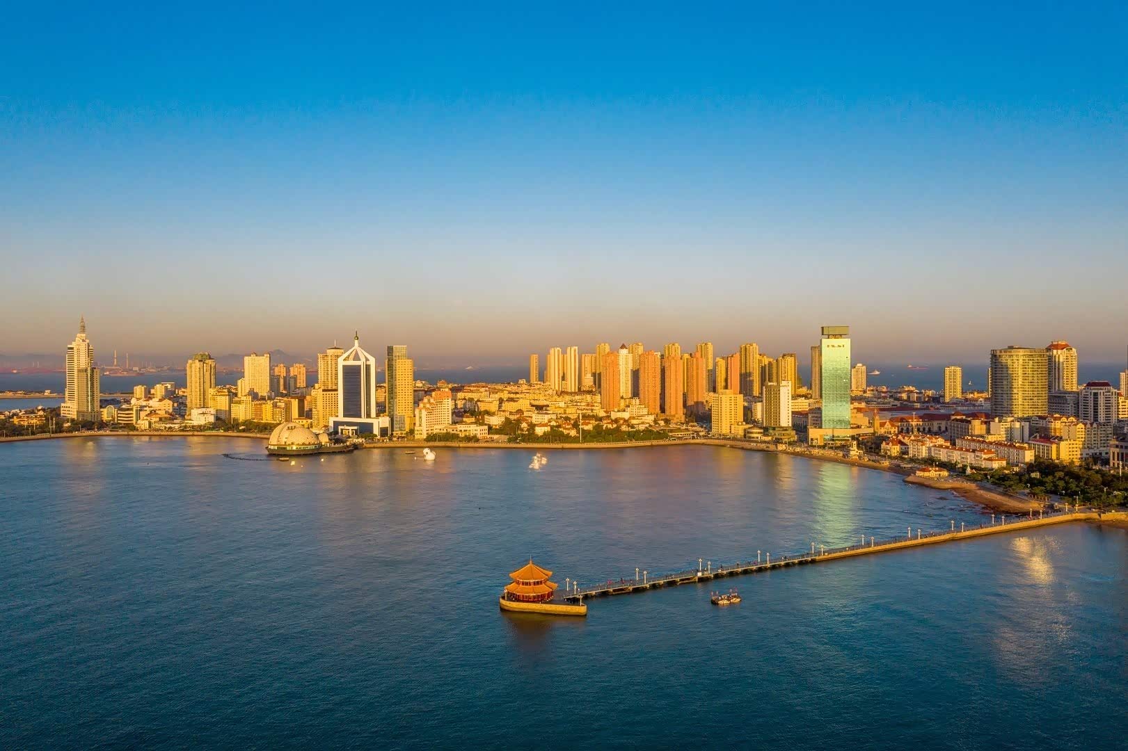 青岛的栈桥,网红打卡地方.